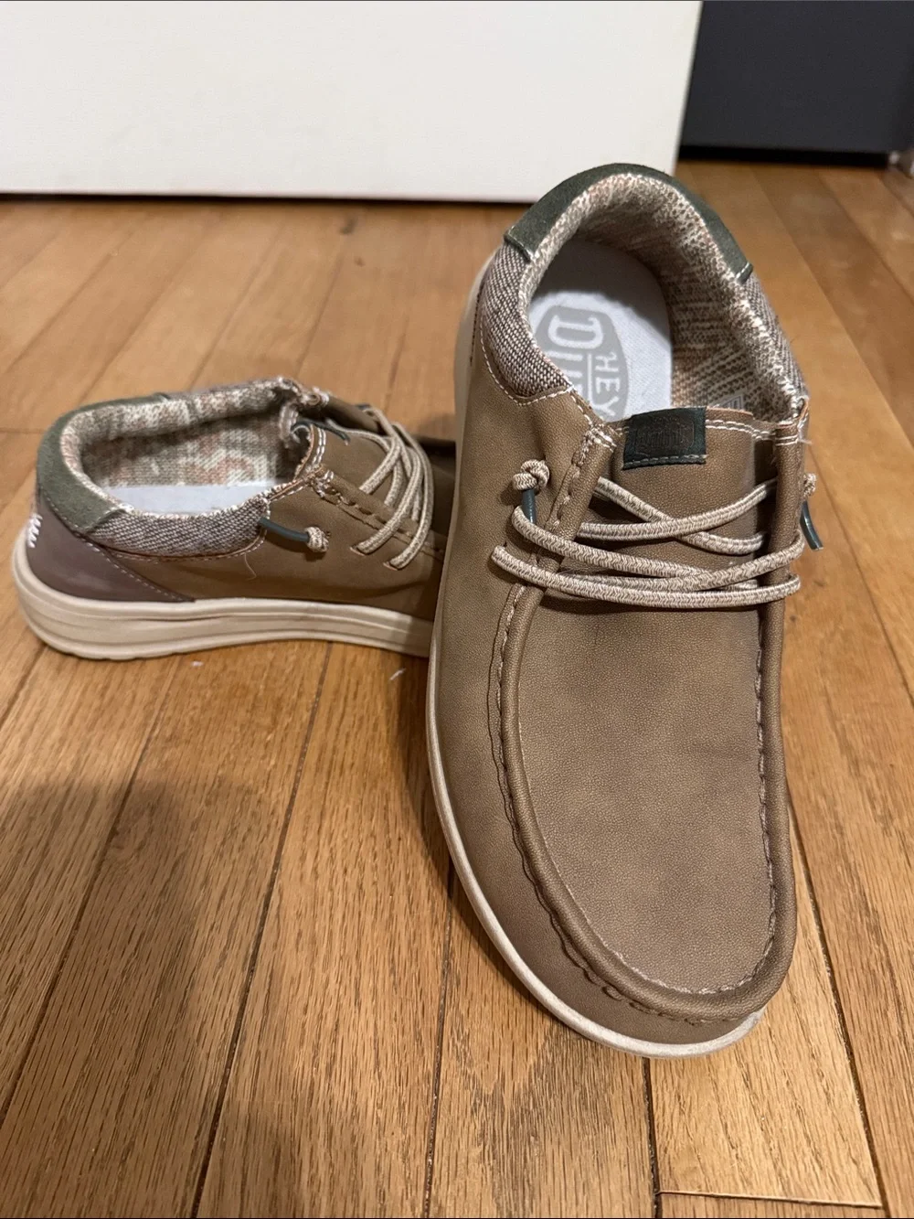 Hey Dude Men's Casual Lace-Up Shoes - Tan with Olive Accents leather